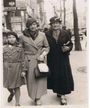 Efraim with his mother and grandmother